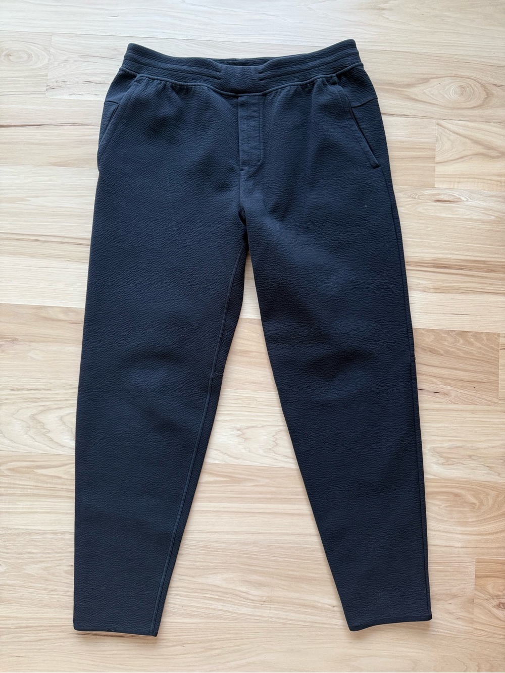 Lululemon Men’s Textured Spacer Classic-Tapered Black Pant